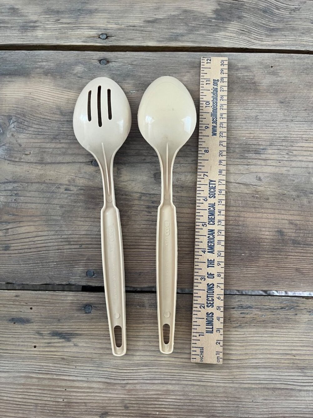 VTG 80s Ekco Serving Spoons Set of 2 Slotted/No slotted Almond Nylon Plastic - Picture 4 of 4